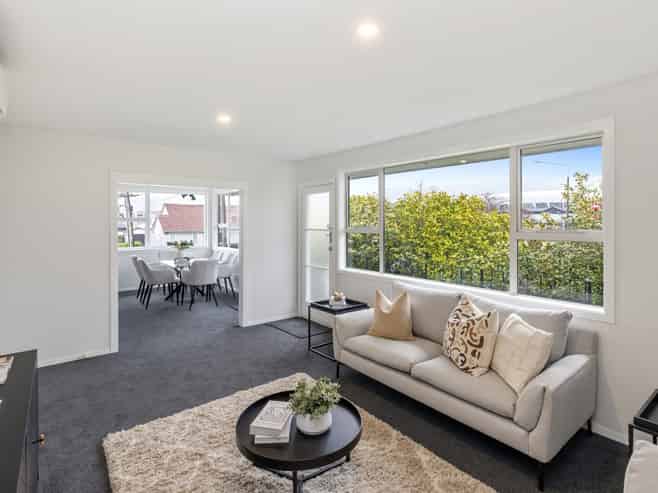 1/339 Hereford Street, Linwood