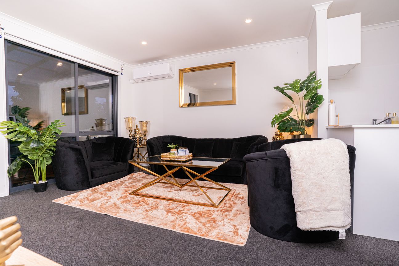 PERFECT FIRST HOME - FREEHOLD, MODERN & READY! - View 5