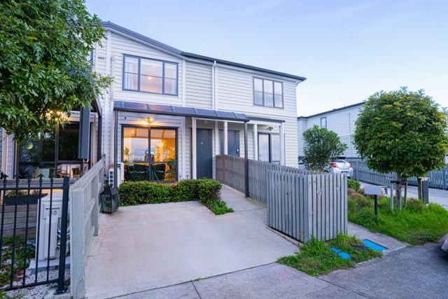 PERFECT FIRST HOME - FREEHOLD, MODERN & READY! - View 2