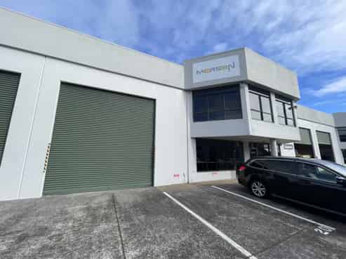 Tidy Albany unit – ready to occupy