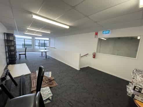 Tidy Albany unit – ready to occupy