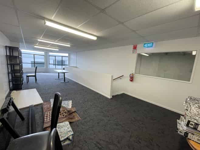 Tidy Albany unit – ready to occupy