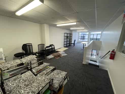 Tidy Albany unit – ready to occupy
