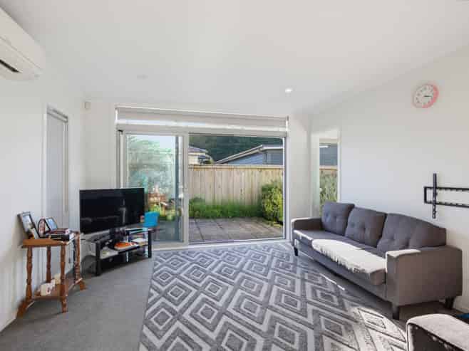 12 Ronalds Way, Taita