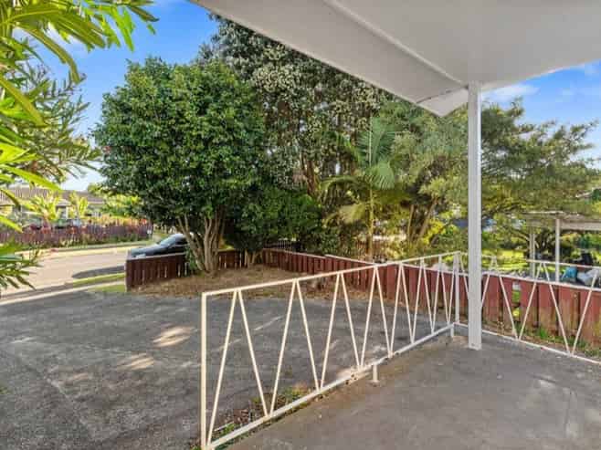 64 Sunlands Drive, Manurewa