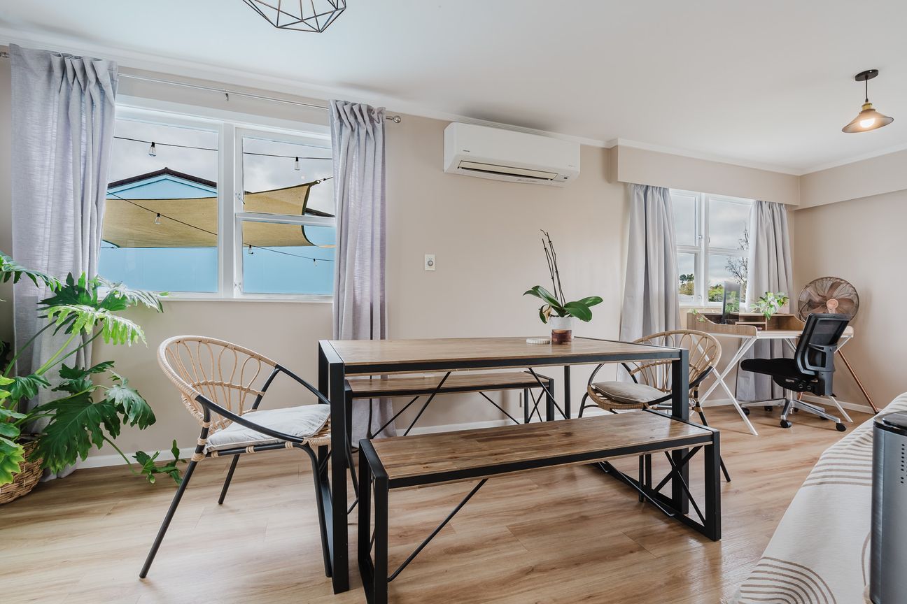 3 Bedrooms Plus 2 Outside Rooms - View 3