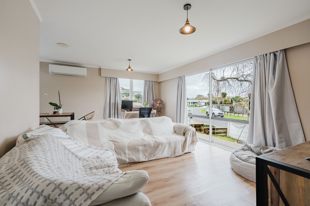 3 Bedrooms Plus 2 Outside Rooms - View 5