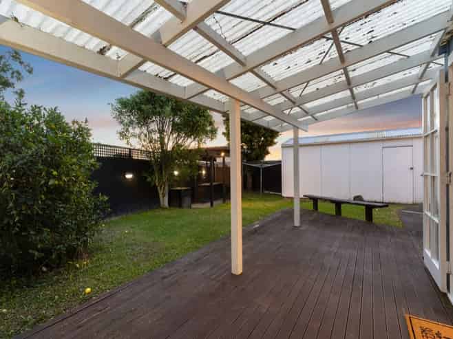 240E Great North Road, Henderson