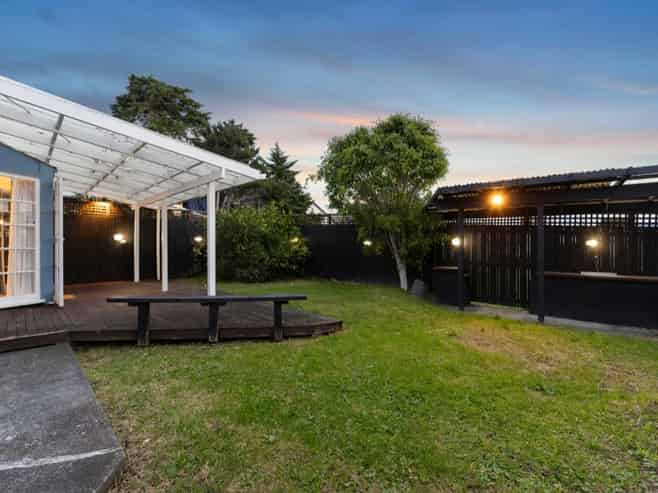 240E Great North Road, Henderson