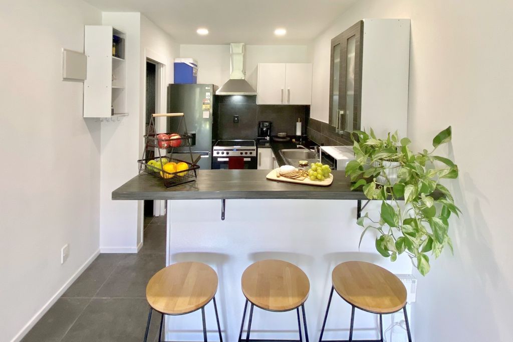 Two-Bedroom Apartment with Lake and Mountain Views 5