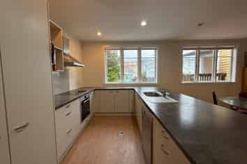 186 Riddiford St, Newtown