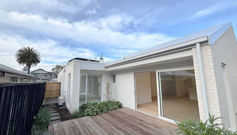 2/14 Nayland Street, Sumner