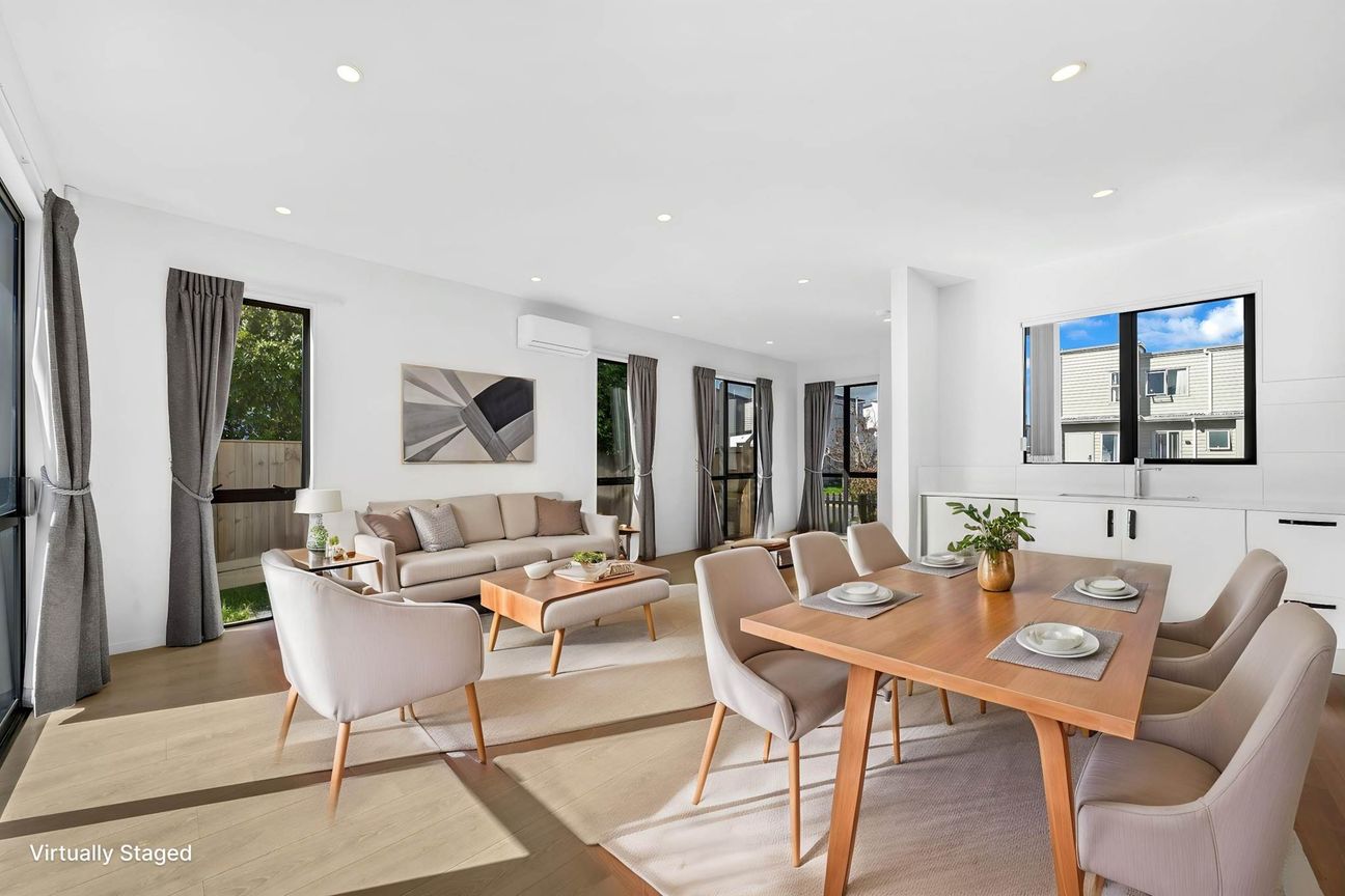 Freehold Corner Home in a Convenient Location – pohled 6