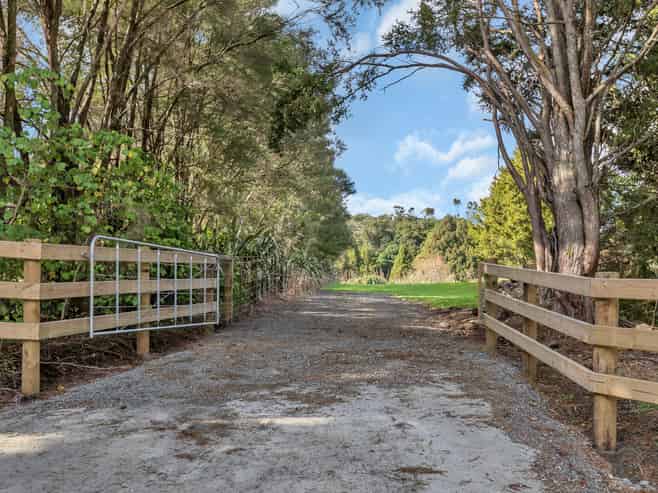  Carruth Road, Poroti