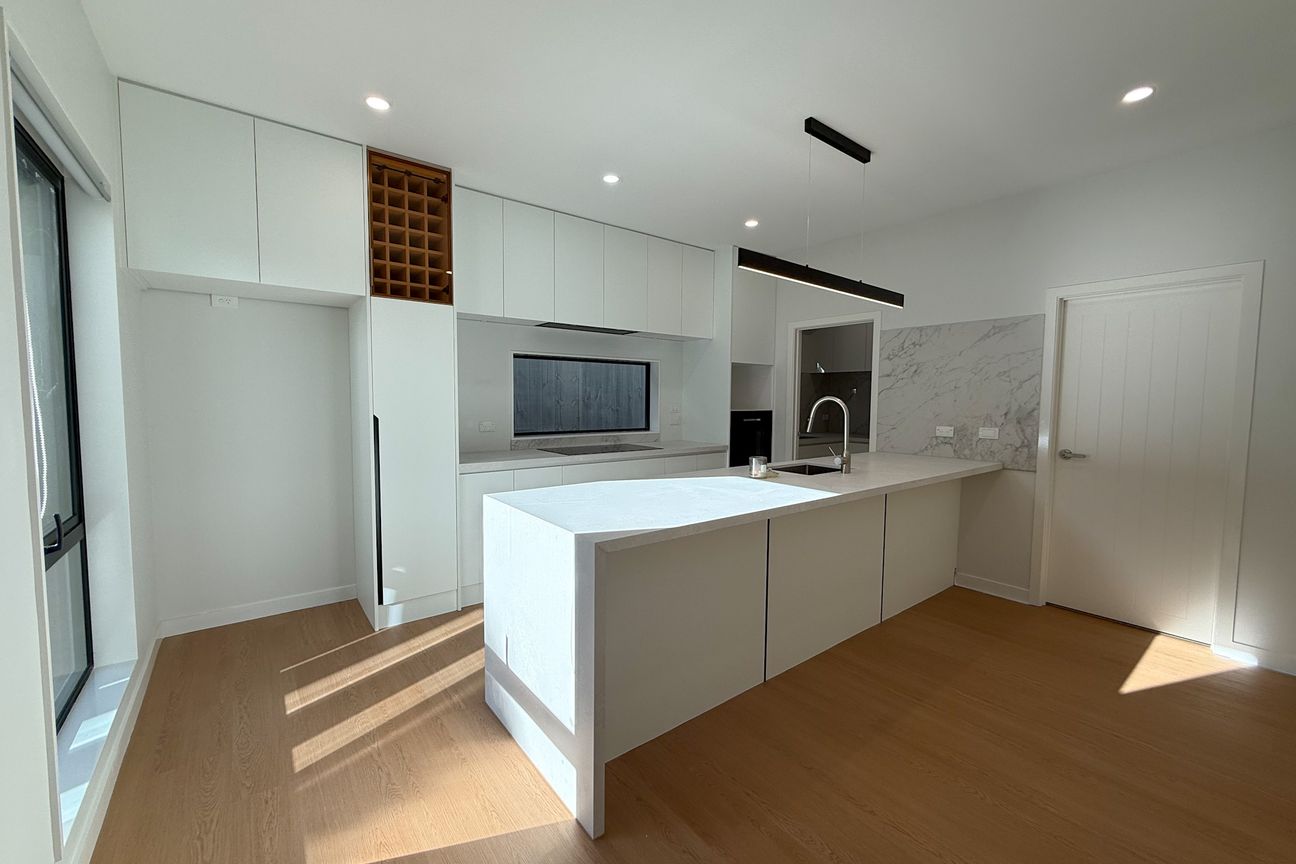 Brand New & Ready for Its First Occupants - Lot 2 of 3 - Ansicht 4