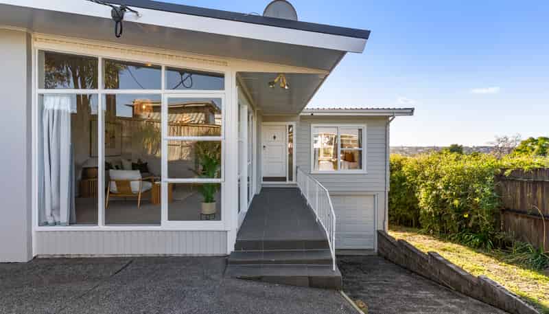 141 Ocean View Road, Hillcrest