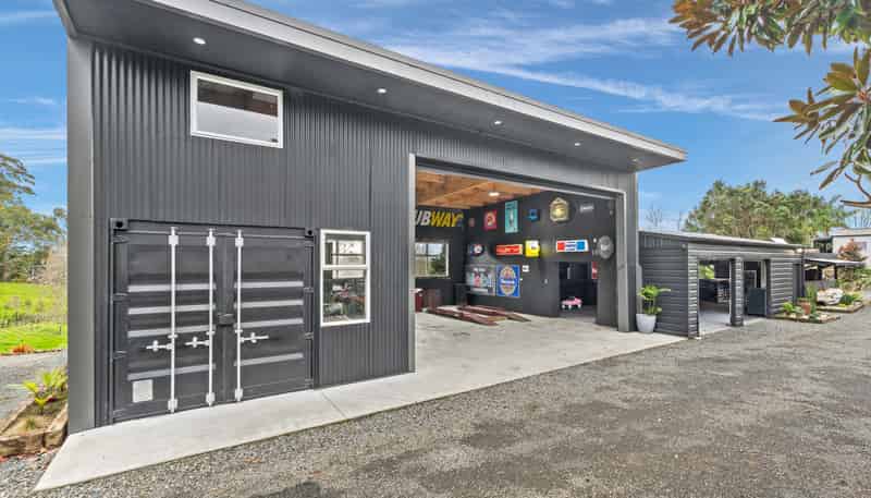 323 McBeth Road, Poroti