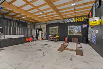 323 McBeth Road, Poroti