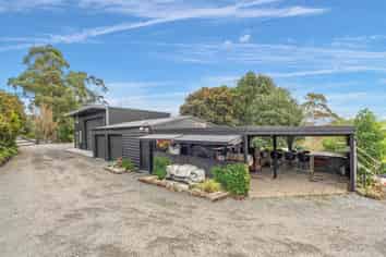 323 McBeth Road, Poroti