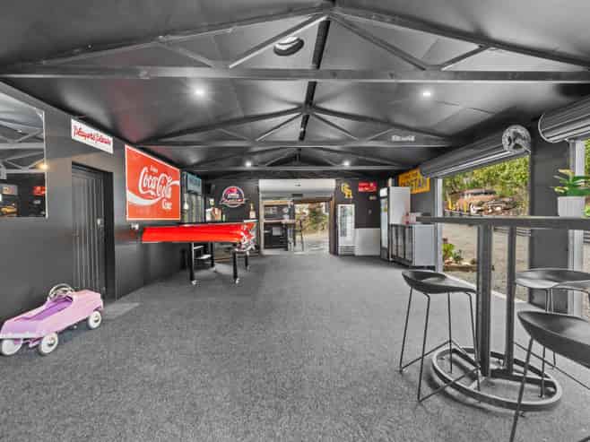 323 McBeth Road, Poroti