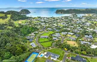 7 Edgewater Place, Matapouri