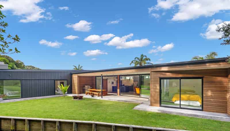 7 Edgewater Place, Matapouri