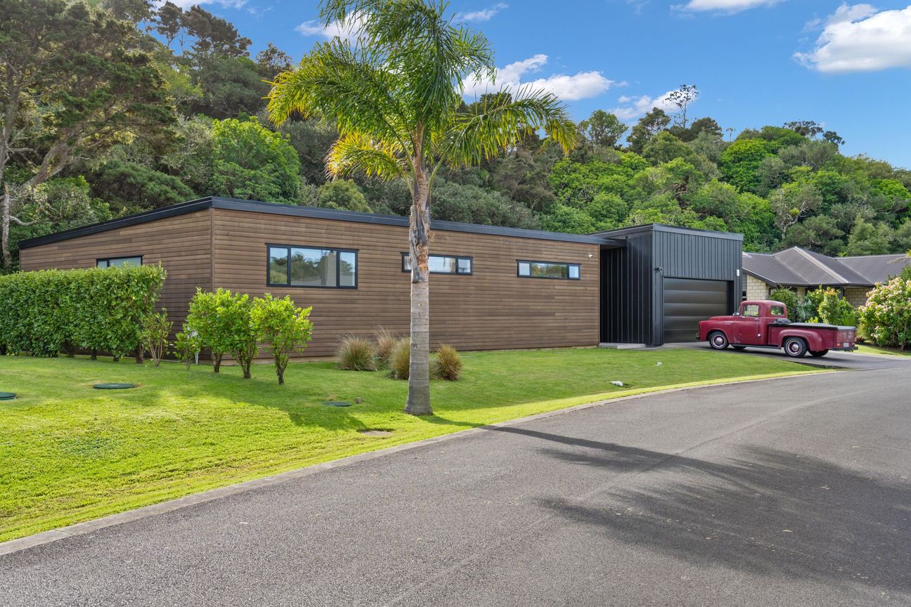 All class in Matapouri Park - Meer