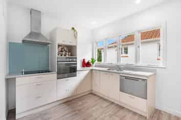 57 Keyte Street, Kensington