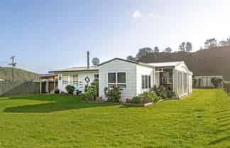 3 Banks Street, Tolaga Bay
