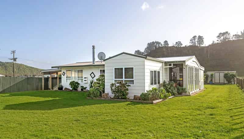 3 Banks Street, Tolaga Bay