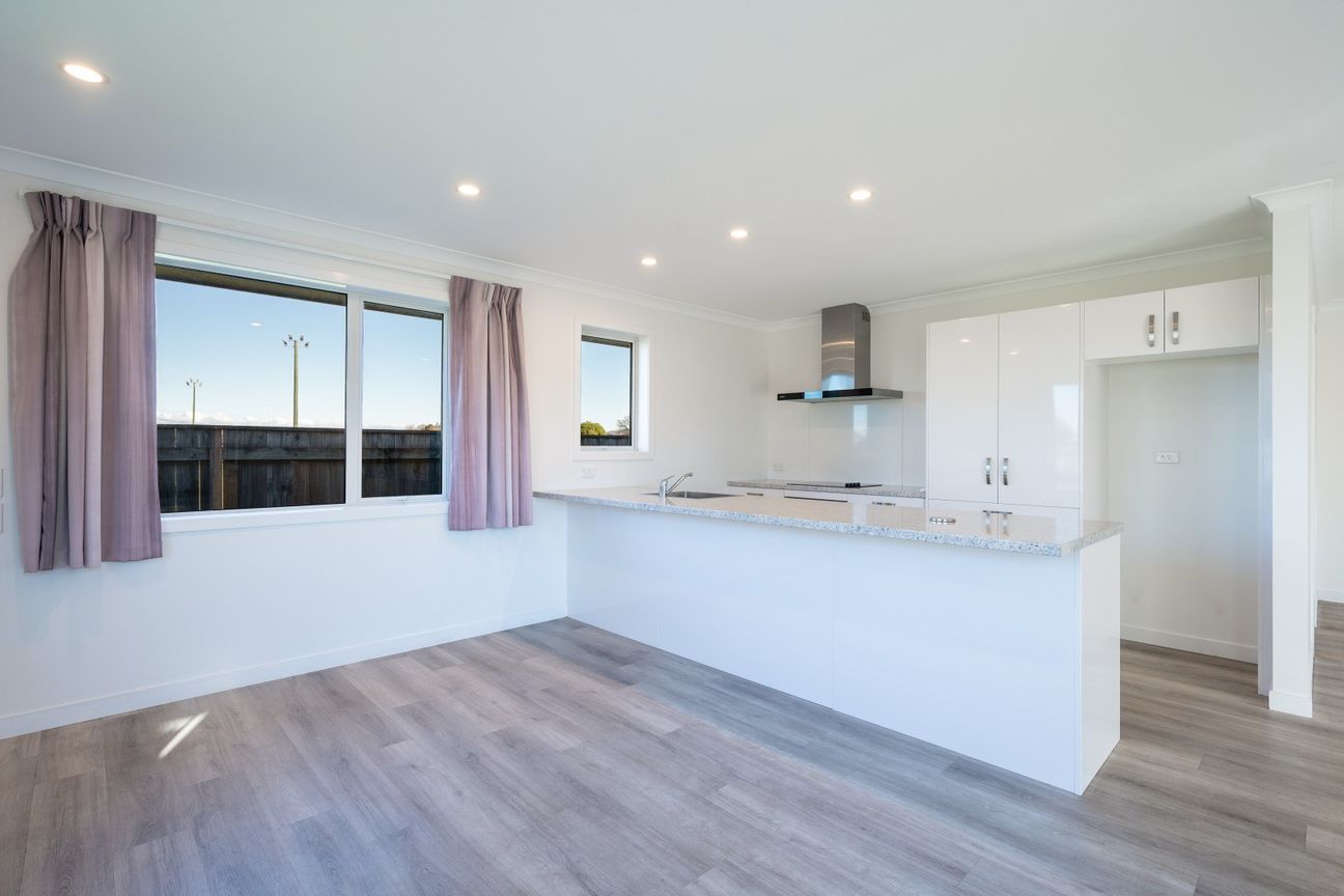 Modern, Private & Sunny - Backing Onto Rugby Park - Widok 6