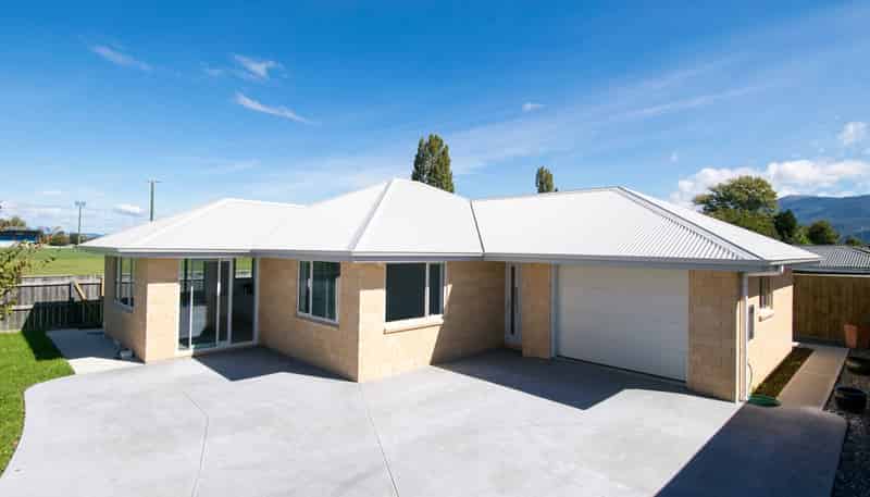 11a McGlashen Street, Motueka