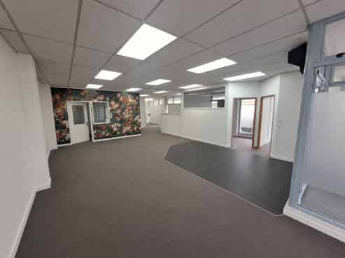 Prime Location - office or retail
