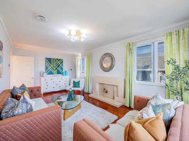 54 Hayr Road, Three Kings