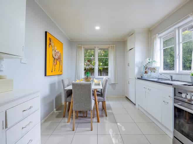 54 Hayr Road, Three Kings