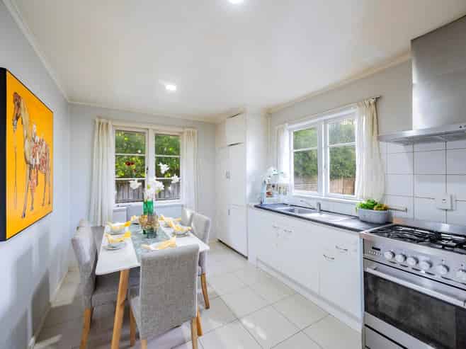 54 Hayr Road, Three Kings
