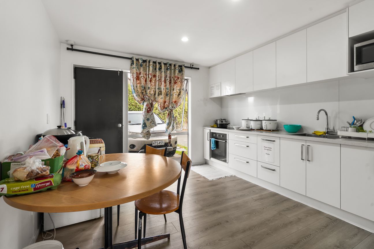 Six Bedrooms, Rental Appraisal $850-$870 p/w - Fler