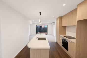 2/39 MacKenzie Avenue, Woolston