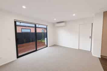 2/39 MacKenzie Avenue, Woolston