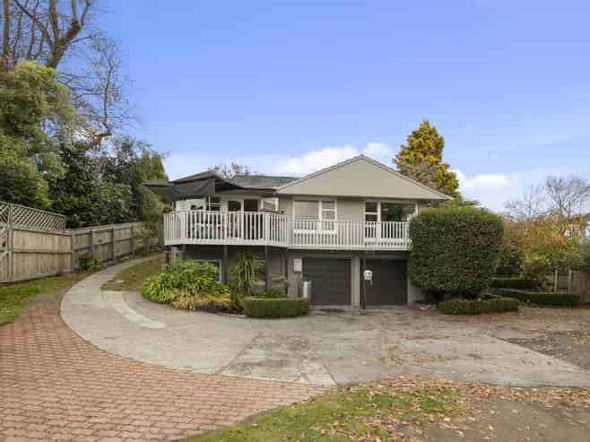 46 Kaka Street, Hilltop