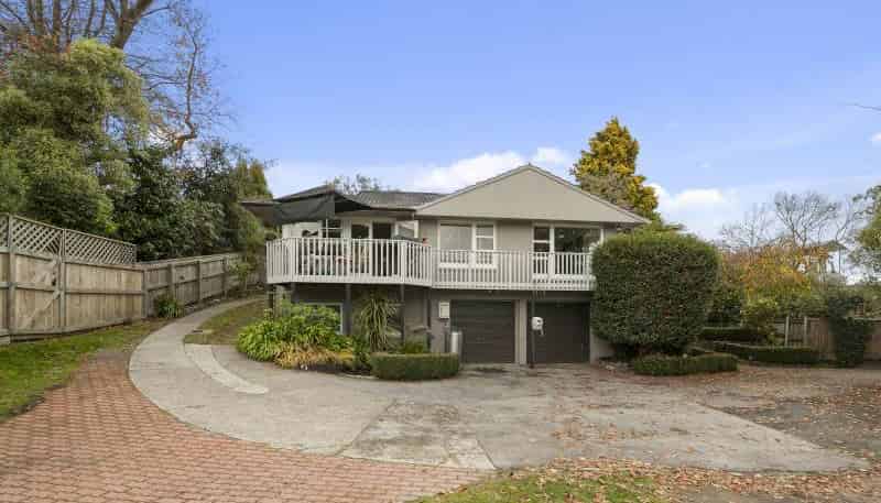 46 Kaka Street, Hilltop