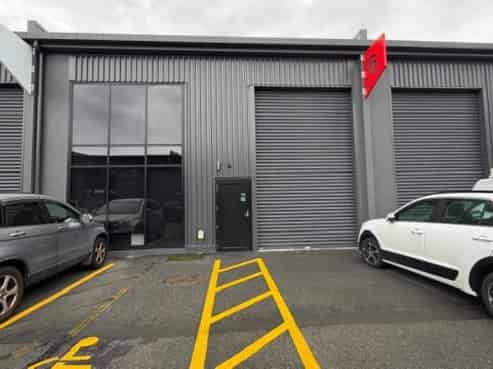 Easy access unit for lease