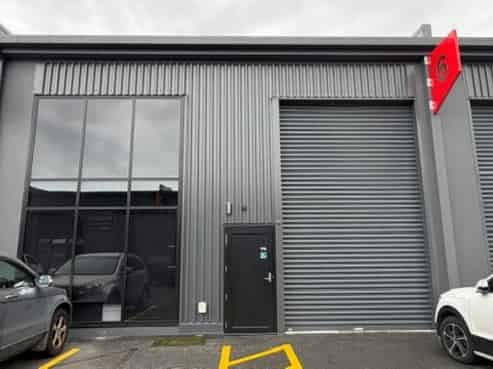 Easy access unit for lease