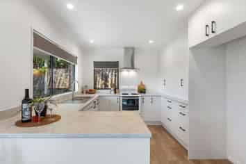 71 Poplar Grove, Whalers Gate