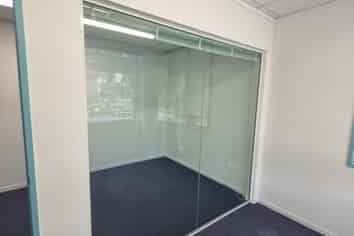 First Floor 166sqm Albany Office + 5 carparks