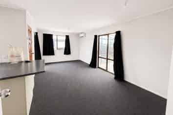 6 Waterview Road, Favona