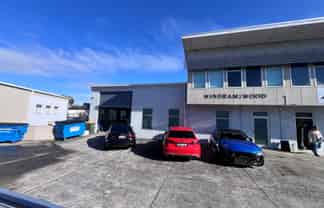 Versatile 298m2 Wairau Industrial + Showroom & Office
