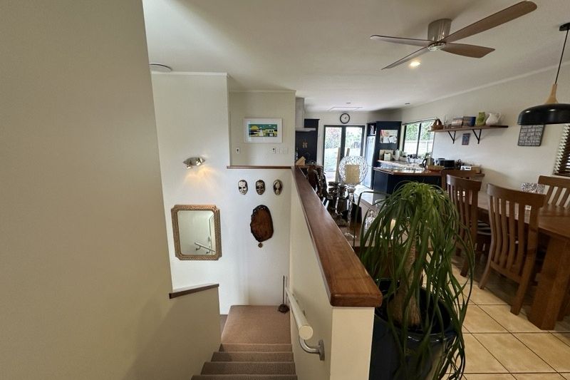 Modern & Funky Split-Level Home - Vista 3