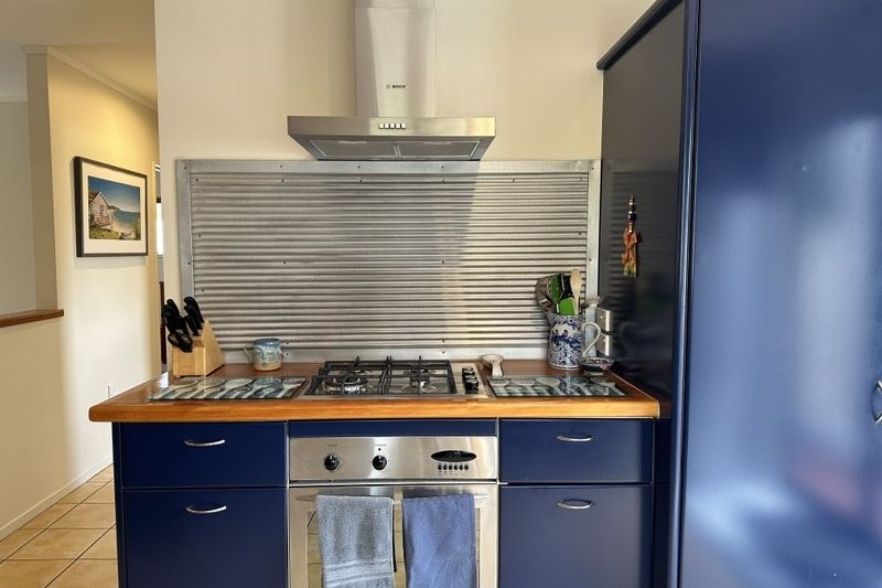 Modern & Funky Split-Level Home - Vista 6