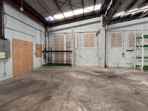 Solid and secure workshop